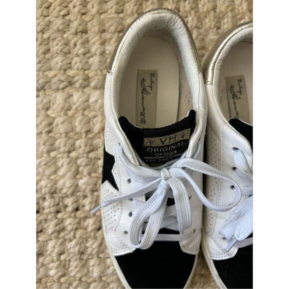 Nearly NEW Vintage Havana Gadol sneaker , $135 - Picture 6 of 9